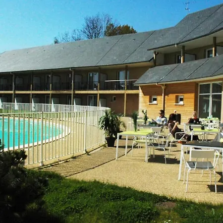 Near Honfleur With Heated Pool