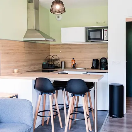Apartmán Near Honfleur With Heated Pool Équemauville