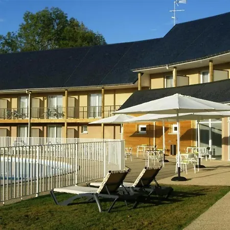 Near Honfleur With Heated Pool
